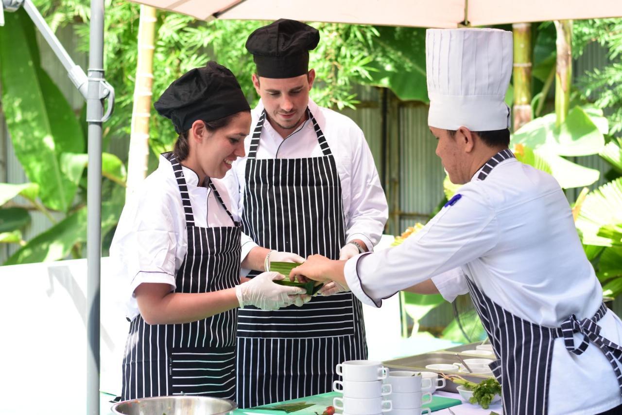 ฮิลล็อค โฮเต็ล แอนด์ สปา Hotel เสียมราฐ ภายนอก รูปภาพ
